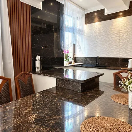 Iridam De-luxe Apartament Adorf